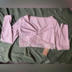 women’s Large long sleeve blush lace crop top